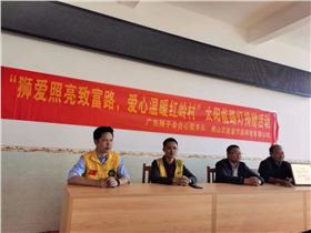 正能量太陽(yáng)能路燈2.jpg 正能量太陽(yáng)能路燈2.jpg