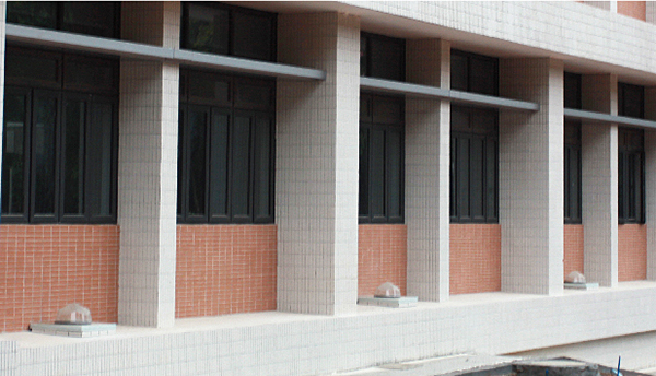 室外鉆石形采光罩安裝圖 室外鉆石形采光罩安裝圖