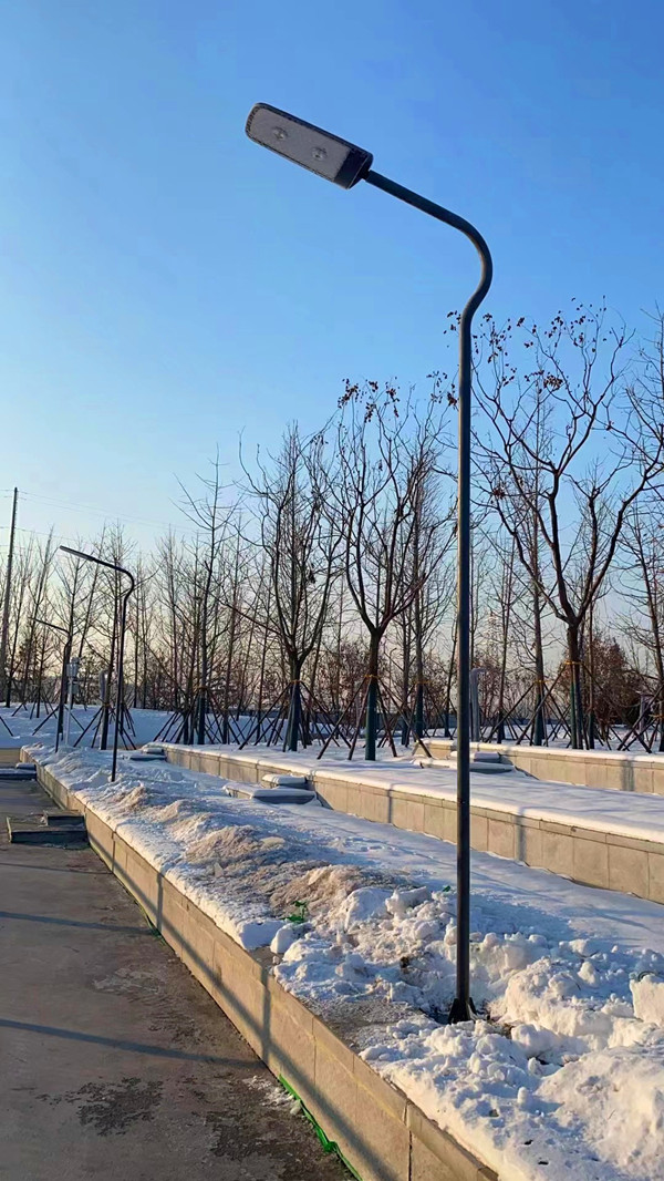 雄安新區(qū)金湖體育公園光能路燈600-3.jpg